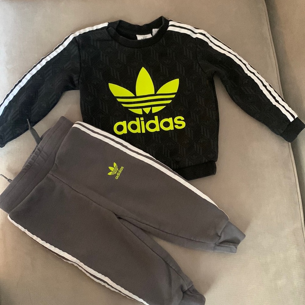 Adidas joggers set (12-18 months)